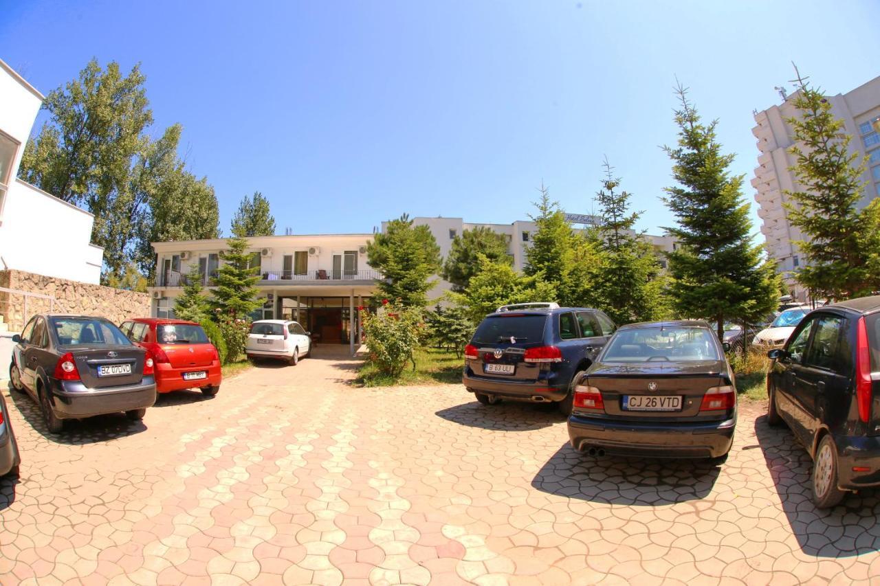 Jijo'S Hotel Mamaia Exterior photo